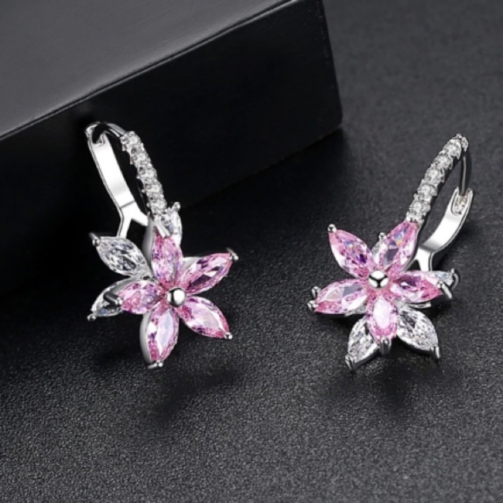 NEW!💙💎BEAUTIFUL💗PINK💗FLOWER CZ DROPS!💎💙